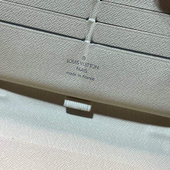 Louis Vuitton Azure large Organizer Wallet Full zip. Comes with a COA - Picture 3 of 11